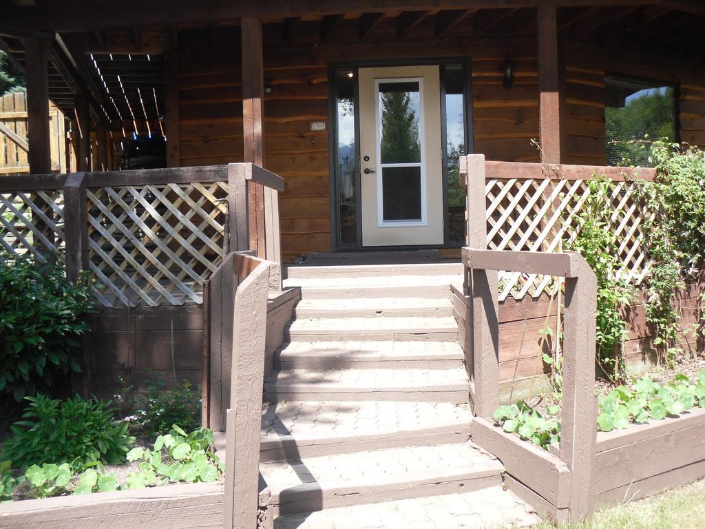 Cedar House Hotel Jasper Bagian luar foto